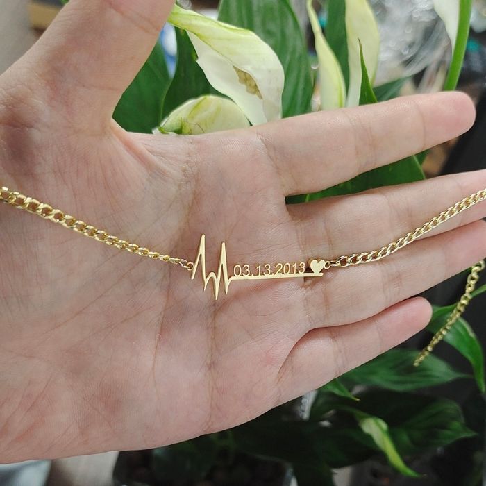 armband-mit-namen-benutzerdefinierte-geburtstag-armband-aus-edelstahl-einstellbar