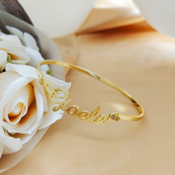 Analyzing image armband-mit-namen-namensarmband-mit-namen-und-buchstaben-edelstahl-316l