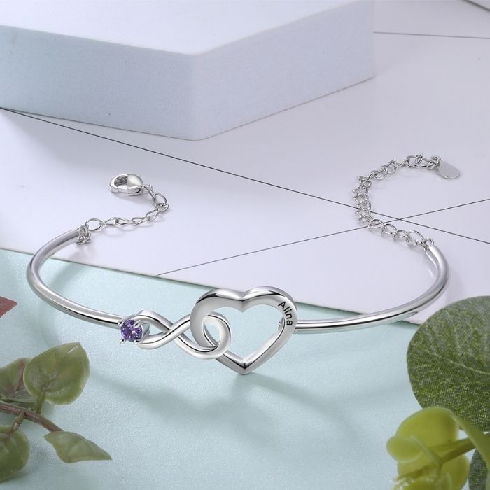 armband-mit-namen-personalisiertes-armband-mit-eingraviertem-namen-und-geburtsstein