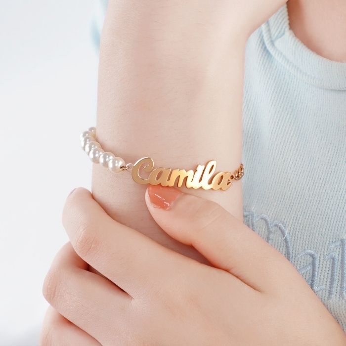 armband-mit-namen-vergoldetes-edelstahlarmband-mit-perlen
