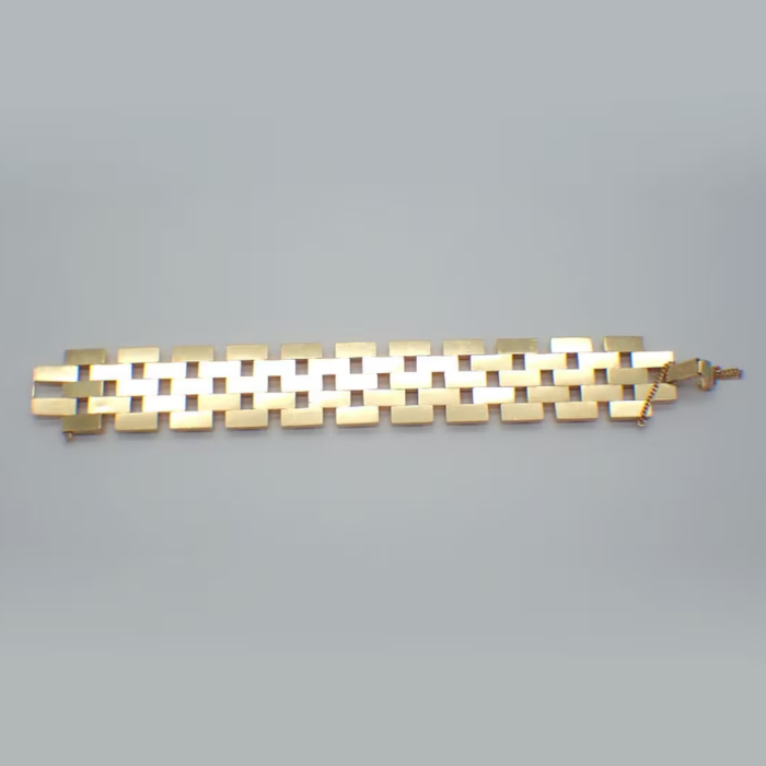 breites-goldarmband-damen-585-verziertes-vintage-armband-14-karat-gelbgold-mit-einem-scharnier-verschluss-mit-sicherheitskette