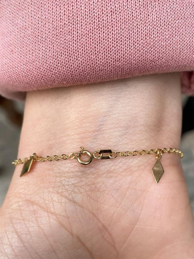 goldarmband-damen-585-karat-echt-14-karat-gold-9-pailletten4-gene-model-assoc-armband