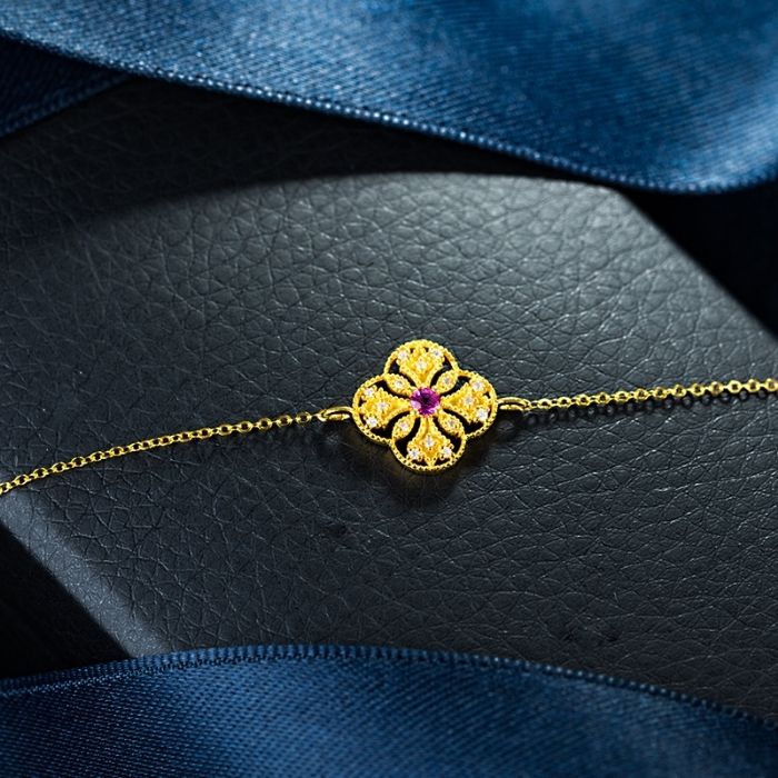 goldarmband-damen-750-karat-18k-gelbgold-echten-diamanten-naturlichen-rubin-vier-blatt-kleeblatt-blume-armband-fur-damen