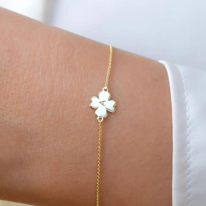kleeblatt-armband-gold-damen-585-solid-14-karat-vierblattriges-glucksarmband-taufarmband-gravur-charm-name-armband